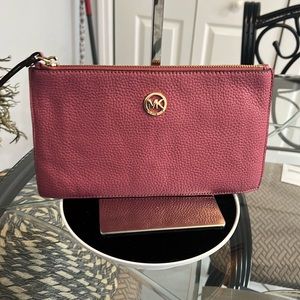 Michael Kors Clutch/wristlet